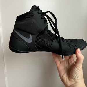 Nike Furry Wrestling shoes. Men’s 6.5/ Women’s 8